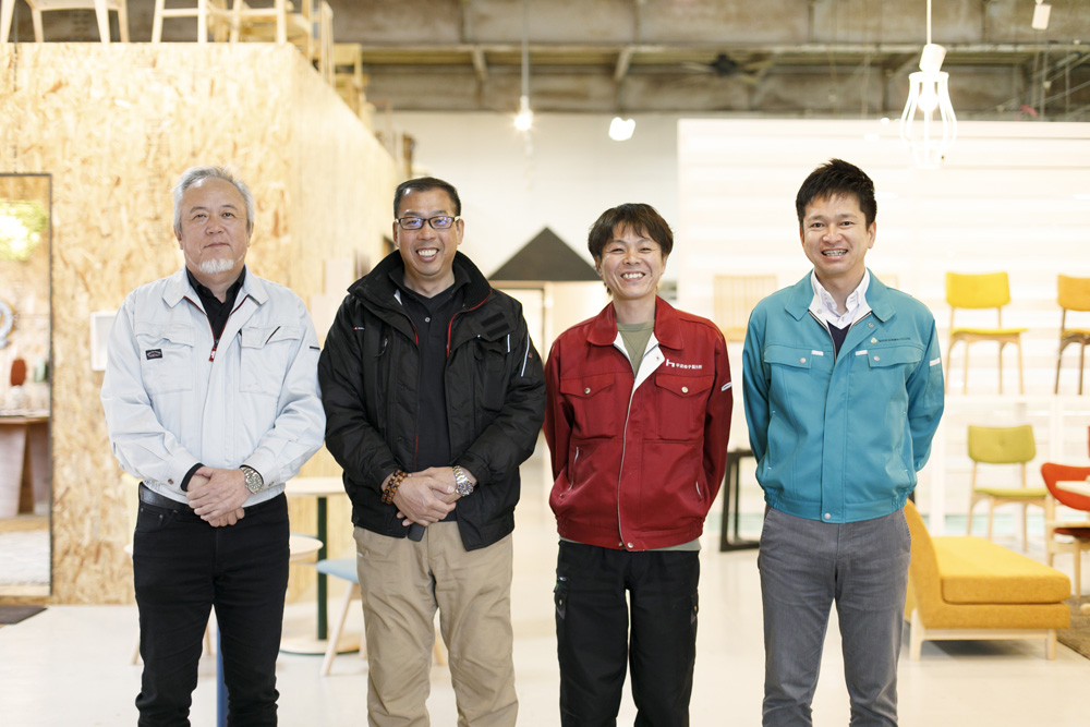 家具のまち”大川の職人が技を持ち寄り観光列車とコラボレーション